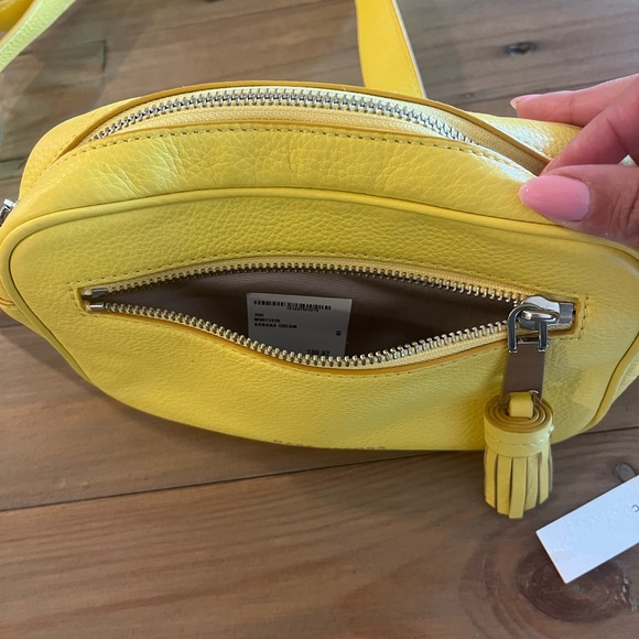 Marc Jacobs crossbody bag in banana cream - Picture 3 of 3